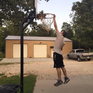 Meet your Posher, Levi